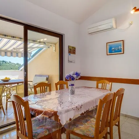 Apartament Anamarija *