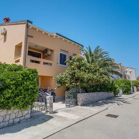 Apartamento Anamarija *