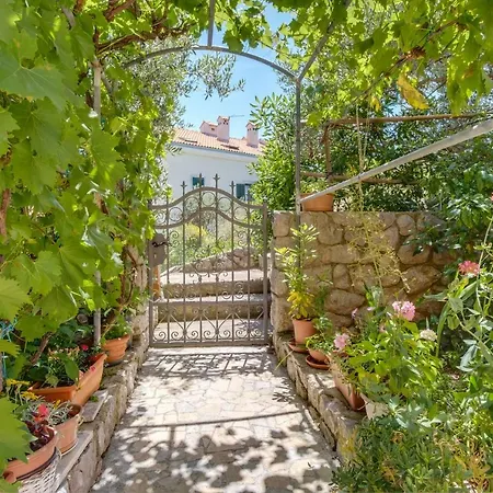 Anamarija Apartmán *