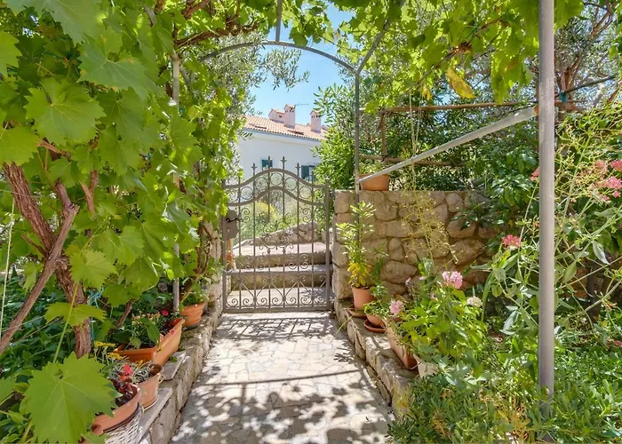 Anamarija Apartament *